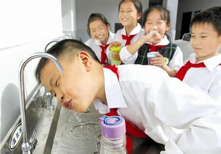 校园饮用水需求分析和饮水的重要性